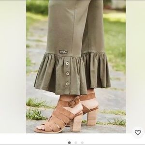 Matilda Jane TREETOPS Big Ruffles M Olive New In Bag Pants Womens